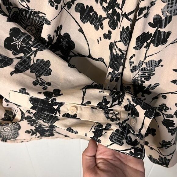 New York & Company Sheer Pink and Black Floral Blouse Size XSmall - Picture 5 of 8